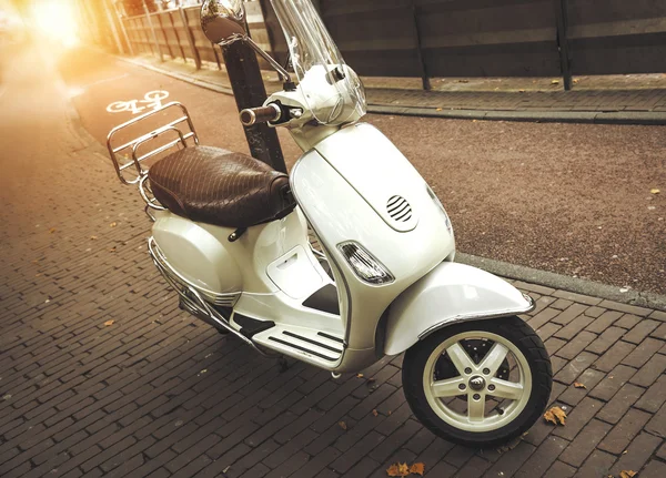 Retro scooter. — Stockfoto