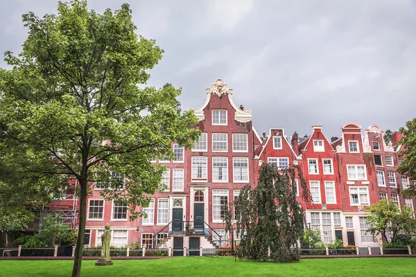 Huizen in amsterdam — Stockfoto