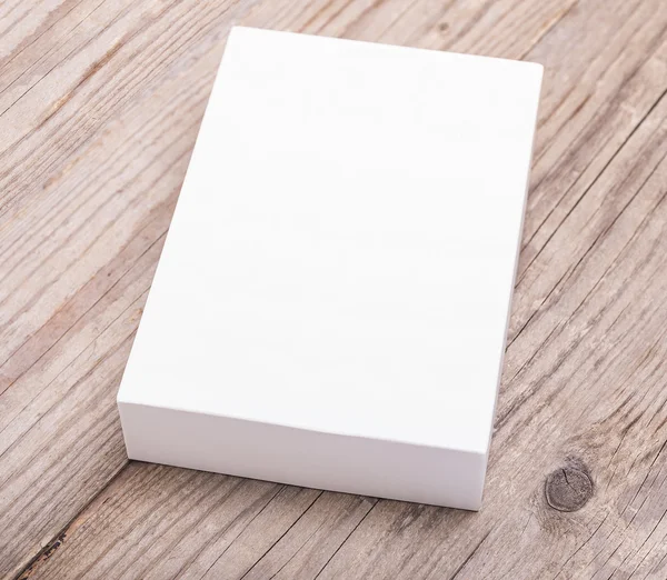 Caja blanca en blanco . — Foto de Stock