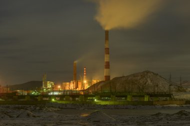 Bir kış gecesi bakır işleme tesisi