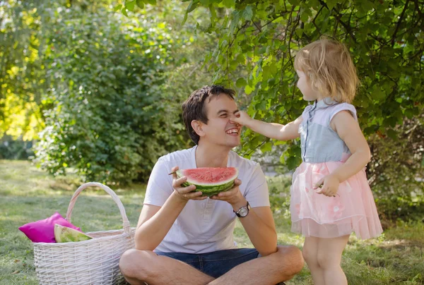 Daughter teases dad — Stock Photo, Image