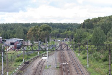 Tren istasyonundaki raylar..