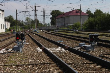 Tren istasyonundaki raylar..