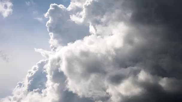 Timelapse Massor Moln Eftermiddagen Innan Molnigt Regnigt Väder — Stockvideo