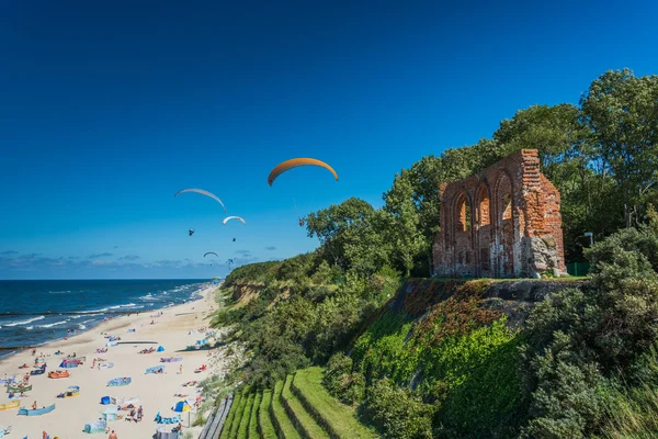 Rewal, Trzesacz pintoresca ciudad turística en el Mar Báltico —  Fotos de Stock