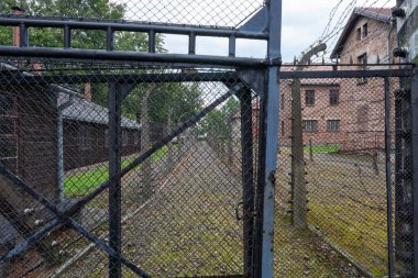 Auschwitz ve Auschwitz-Birkenau, imha kampı.,
