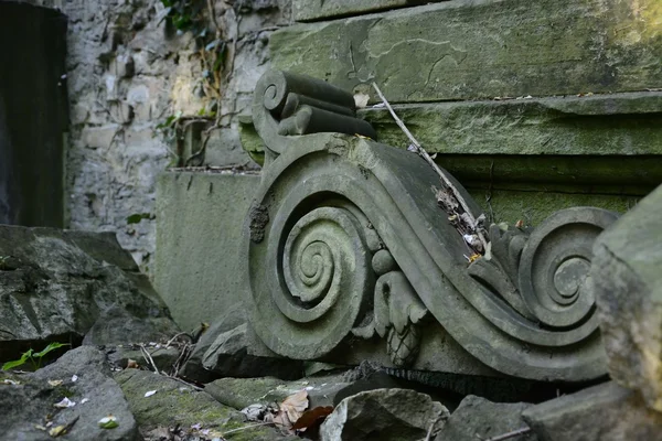 Alter verlassener jüdischer Friedhof — Stockfoto