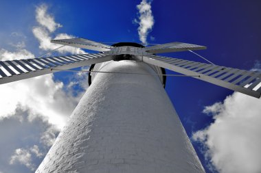 Deniz feneri - fırıldak gökyüzü - Swinoujscie
