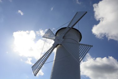 Deniz feneri - fırıldak gökyüzü - Swinoujscie