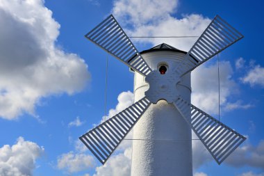 Deniz feneri - fırıldak gökyüzü - Swinoujscie