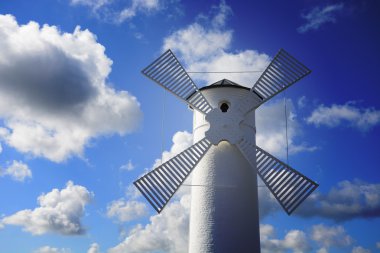 Deniz feneri - fırıldak gökyüzü - Swinoujscie