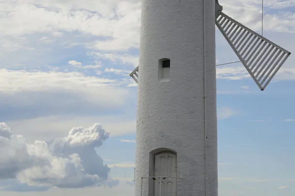 Lighthouse - windmill against the sky - Swinoujscie — Stock Photo, Image