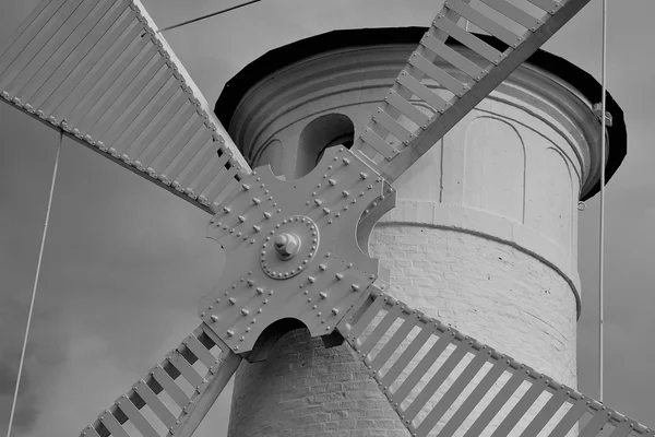 Lighthouse - windmill against the sky - Swinoujscie — Stock Photo, Image