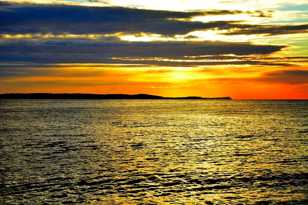 Am Meer bei Sonnenuntergang — Stockfoto