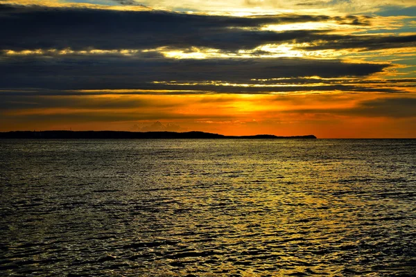 Am Meer bei Sonnenuntergang — Stockfoto