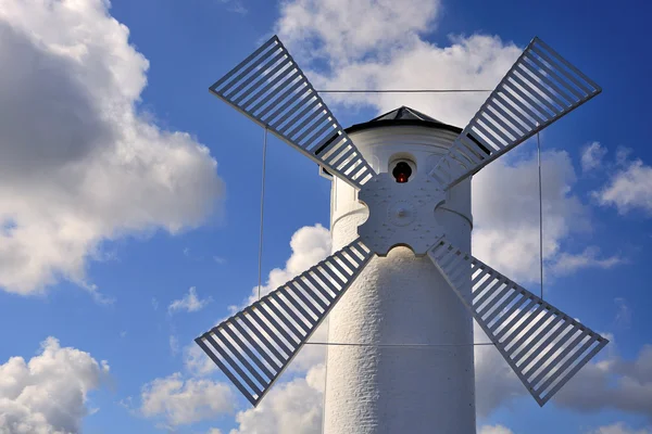 Deniz feneri - fırıldak gökyüzü - Swinoujscie