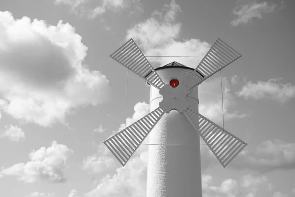 Deniz feneri - fırıldak gökyüzü - Swinoujscie