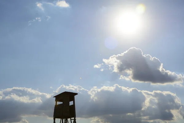 Paisaje con torre de caza — Foto de Stock