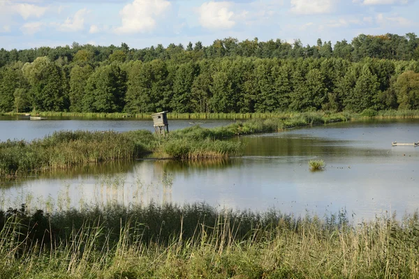 Landschap met jacht toren — Stockfoto