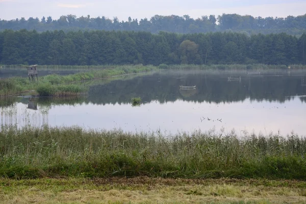 Landschap met jacht toren — Stockfoto