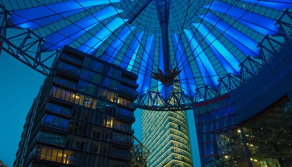 BERLIM, ALEMANHA O Sony Center em Potsdamer Platz — Fotografia de Stock