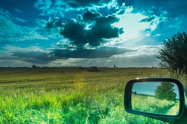 Champs et prairies pendant la récolte — Photo