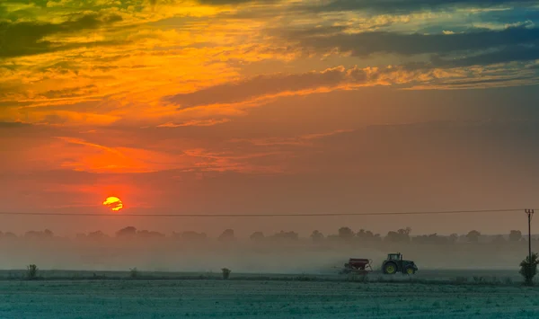 Pole a louky při západu slunce — Stock fotografie