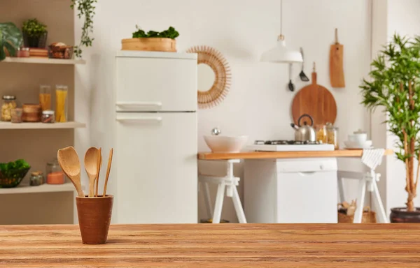 Cerca Mesa Madera Decorativo Estilo Fondo Cocina Frigorífico Lavavajillas Cocina — Foto de Stock