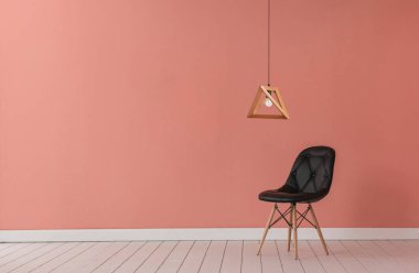 Çerçeveli lamba duvarı ve sandalye konsepti, iç oda.