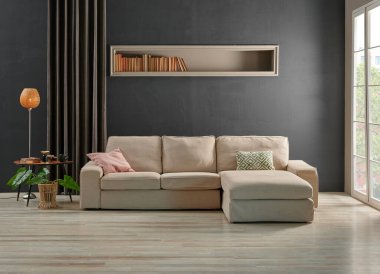 Kanepe ve perde dekorlu gri taş duvar, bitki vazosu, turuncu lamba tarzı, ev tasarımı..