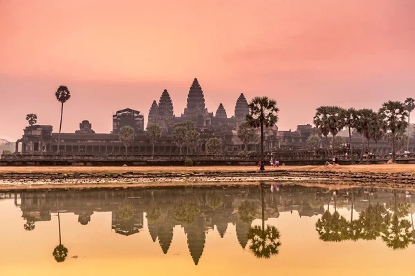 Восход солнца в Ангкор-Вате. — стоковое фото