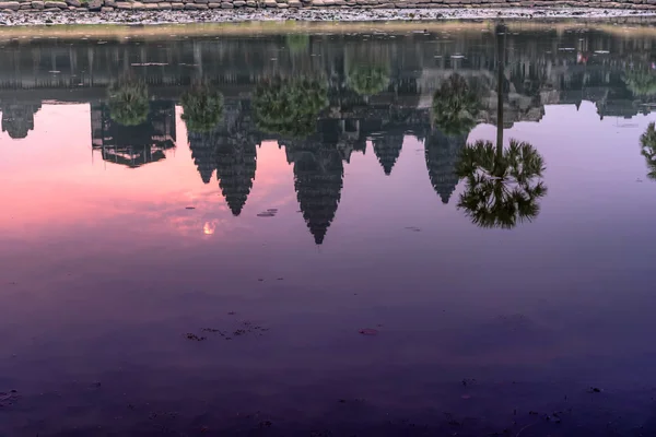 Ανατολή πάνω από angkor wat. — Φωτογραφία Αρχείου