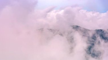 Time Lapse video 4k, Misty ile güzel bir manzara sabah doğumu Doi Mon Ngao bakış açısı, Chiang Mai kuzey Tayland