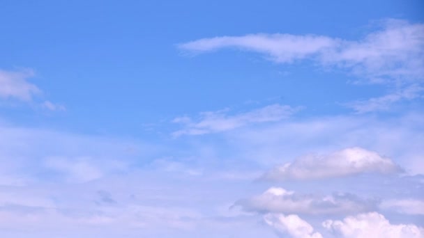 Time Lapse Beaux Mouvements Nuages Blancs Sur Fond Ciel Bleu — Video