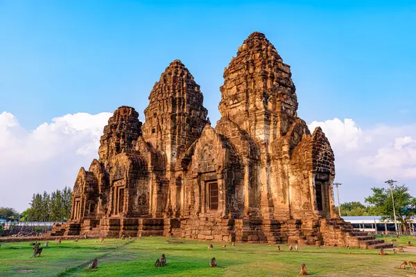 Храм Пхра Пранг Сам Йот Провинции Лопбури Таиланд Древняя Историческая — стоковое фото