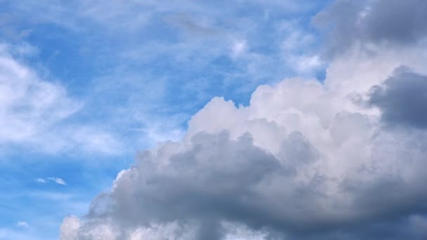 Time Lapse Vackra Rörelser Vita Moln Blå Himmel Bakgrund Bilder — Stockvideo