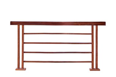 Tahta korkuluklar beyaz arka planda izole, kırpma yolu ile.