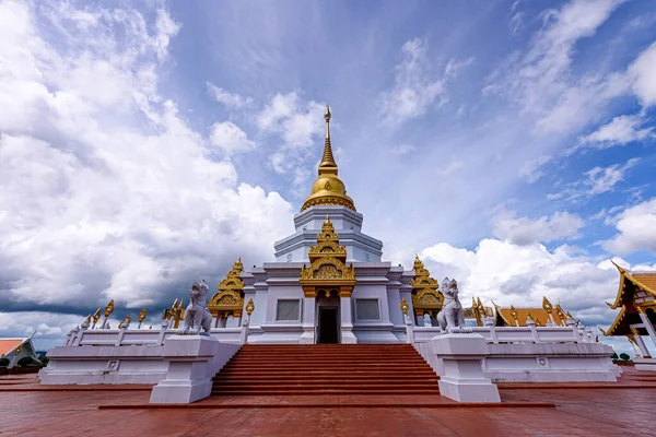 Phra Maha Chedi Thepnimittham Phra Santitham Temple Village Mae Sover — стокове фото