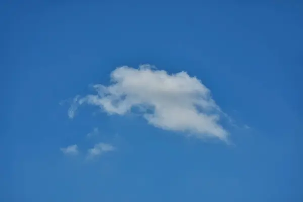 Indah Cumulus Awan Terhadap Langit Biru Siang Hari Cumulus Adalah — Stok Foto