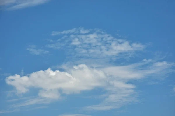 Indah Cumulus Awan Terhadap Langit Biru Siang Hari Cumulus Adalah — Stok Foto