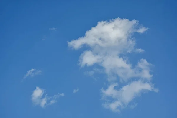 Indah Cumulus Awan Terhadap Langit Biru Siang Hari Cumulus Adalah — Stok Foto