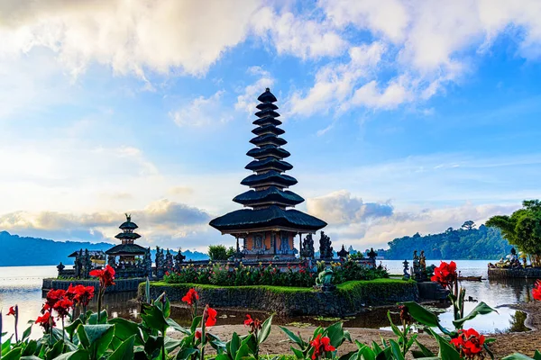 Pura Ulun Danu Beratan Nebo Pura Bratan Hinduistický Chrám Jezeře — Stock fotografie