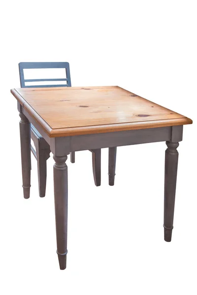 白い背景に隔離された木製のテーブルと椅子は クリッピングパスで動作します — ストック写真