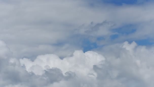 Lapso Tempo Belos Movimentos Nuvens Brancas Fundo Céu Azul Imagens — Vídeo de Stock