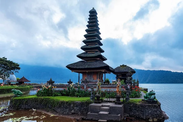 Pura Ulun Danu Beratan Nebo Pura Bratan Hinduistický Chrám Jezeře — Stock fotografie