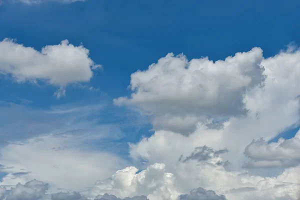 Indah Cumulus Awan Terhadap Langit Biru Siang Hari Cumulus Adalah — Stok Foto