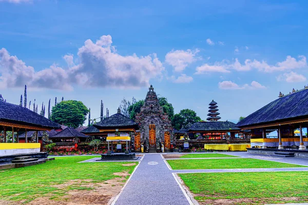 Pura Ulun Danu Beratan Nebo Pura Bratan Hinduistický Chrám Jezeře — Stock fotografie