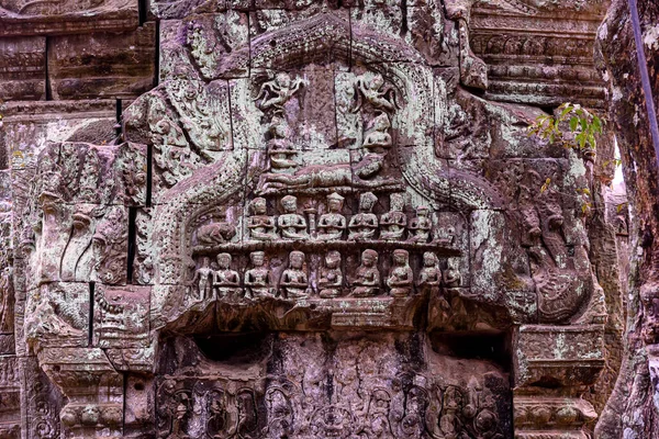 Szczegóły Płaskorzeźba Bas Ściany Starożytnej Świątyni Prohm Angkor Thom Area — Zdjęcie stockowe