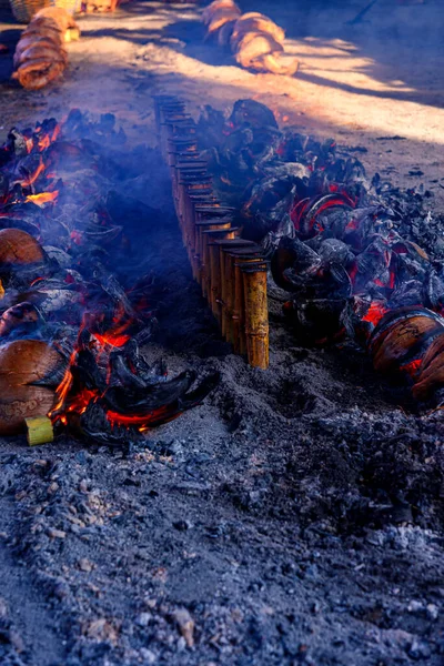 Traditionelle Küche Von Khao Lam Nong Mon Mit Kokosnussschalen Als — Stockfoto