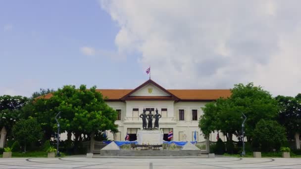 Time Lapse Three Kings Monument Símbolo Escultura Chiang Mai Tailândia — Vídeo de Stock